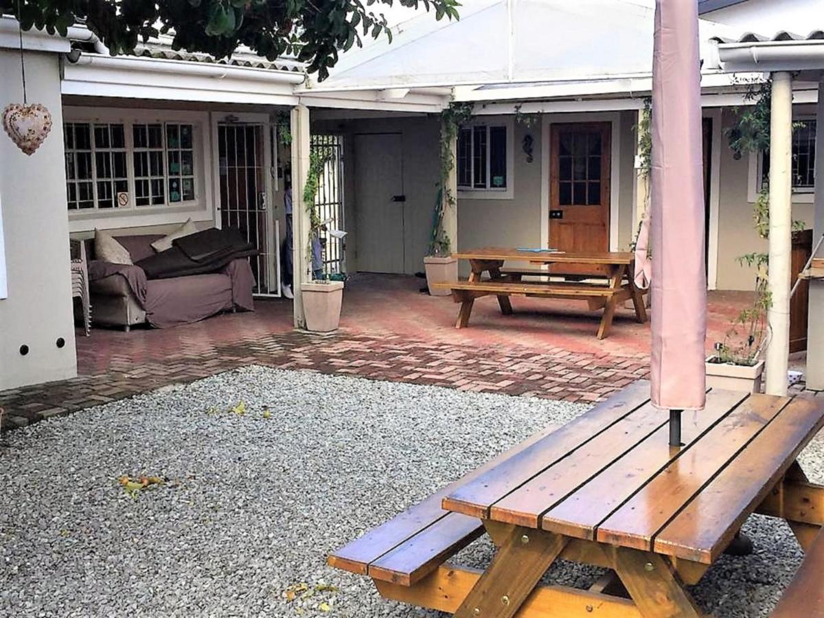 Keedols Inn & Backpackers Knysna Bagian luar foto