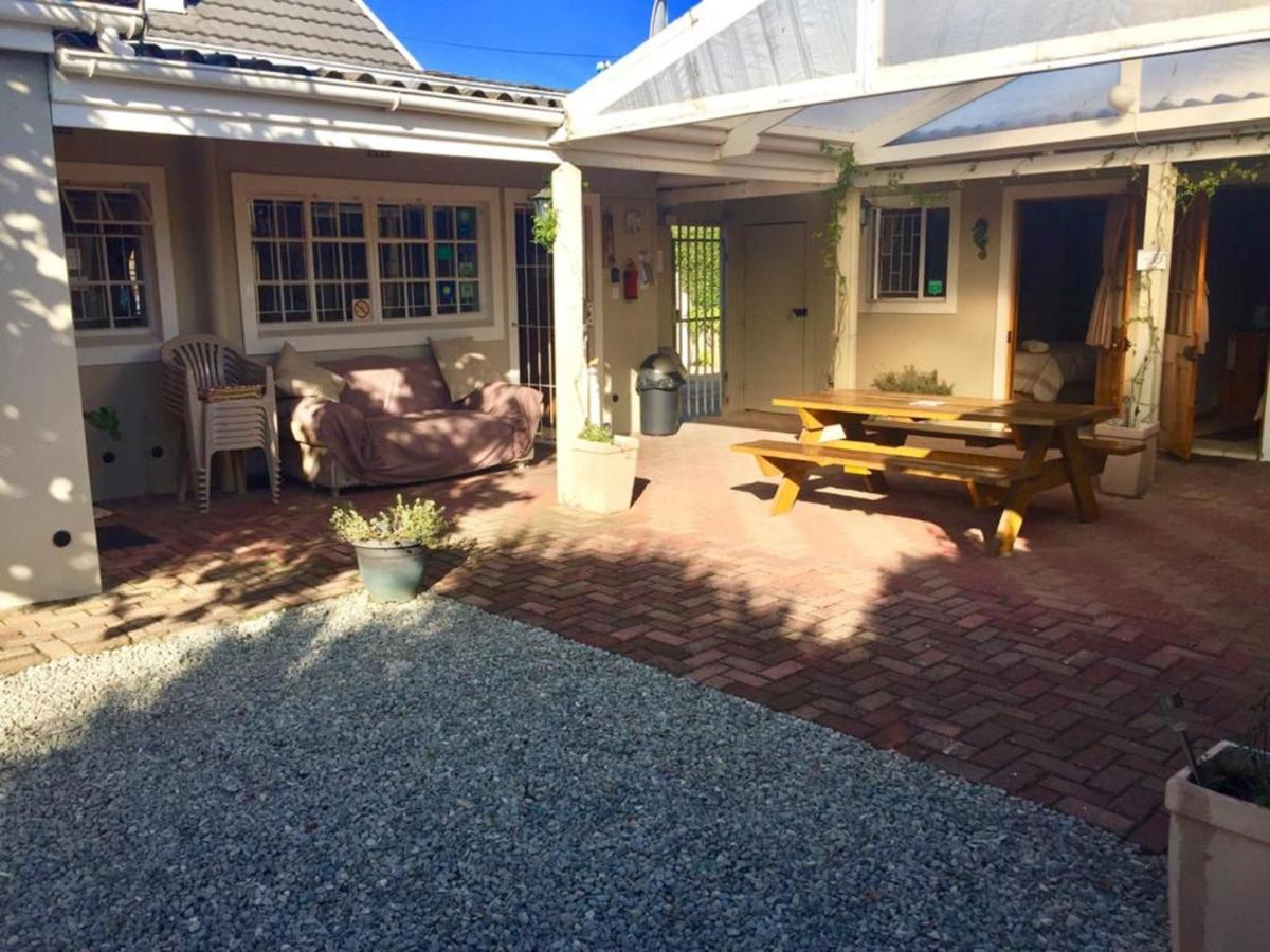 Keedols Inn & Backpackers Knysna Bagian luar foto