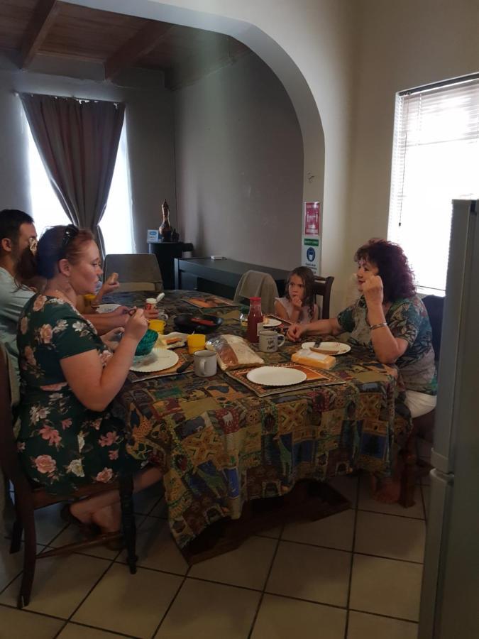 Keedols Inn & Backpackers Knysna Bagian luar foto
