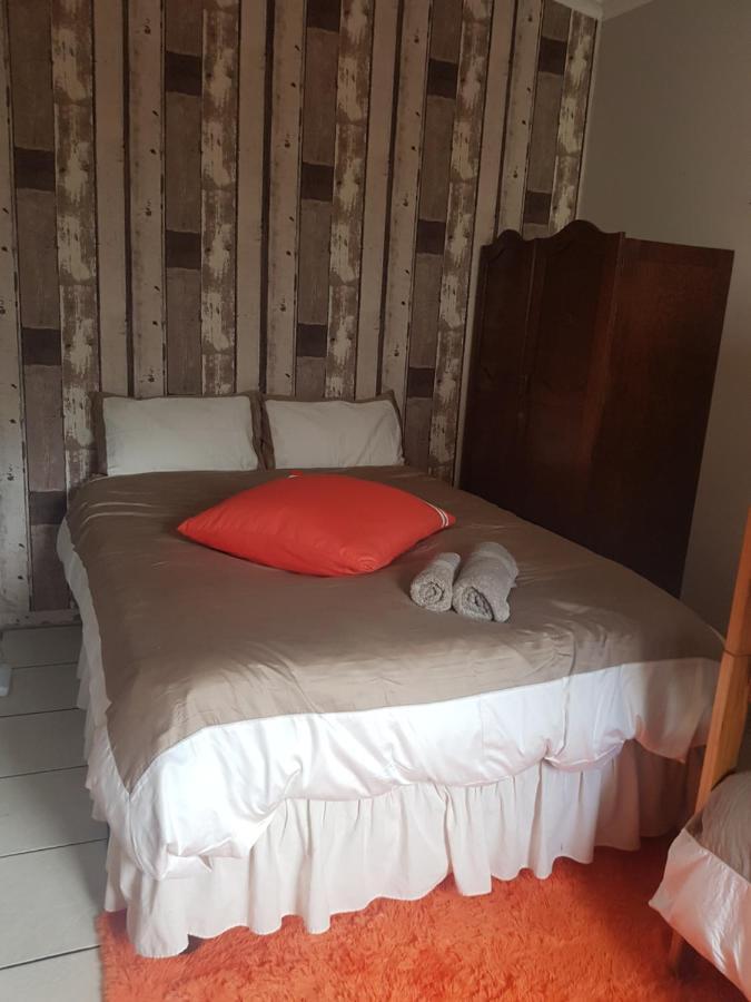 Keedols Inn & Backpackers Knysna Bagian luar foto