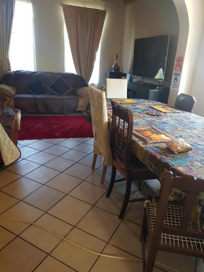Keedols Inn & Backpackers Knysna Bagian luar foto