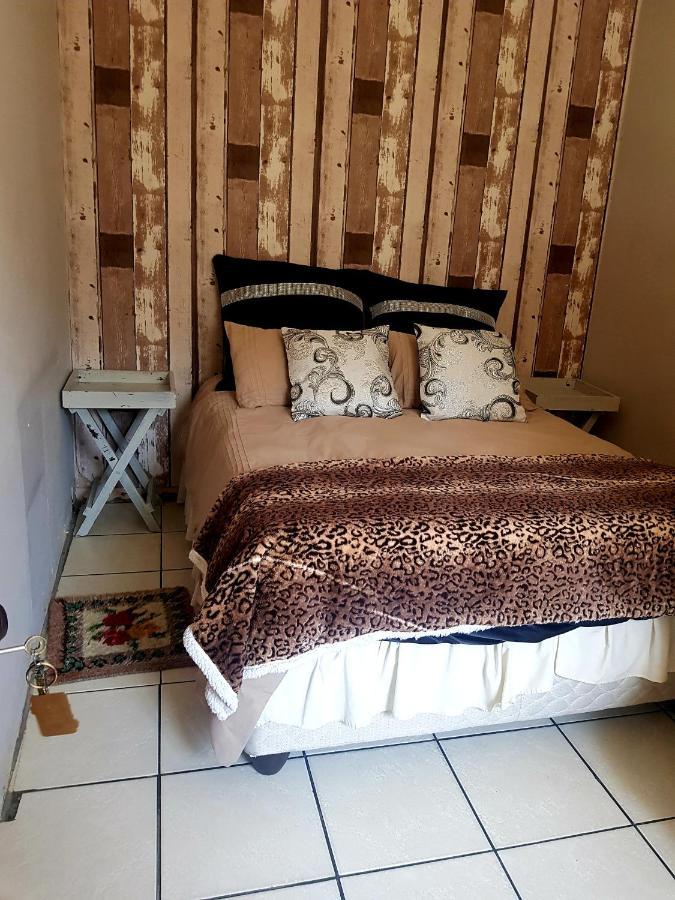 Keedols Inn & Backpackers Knysna Bagian luar foto