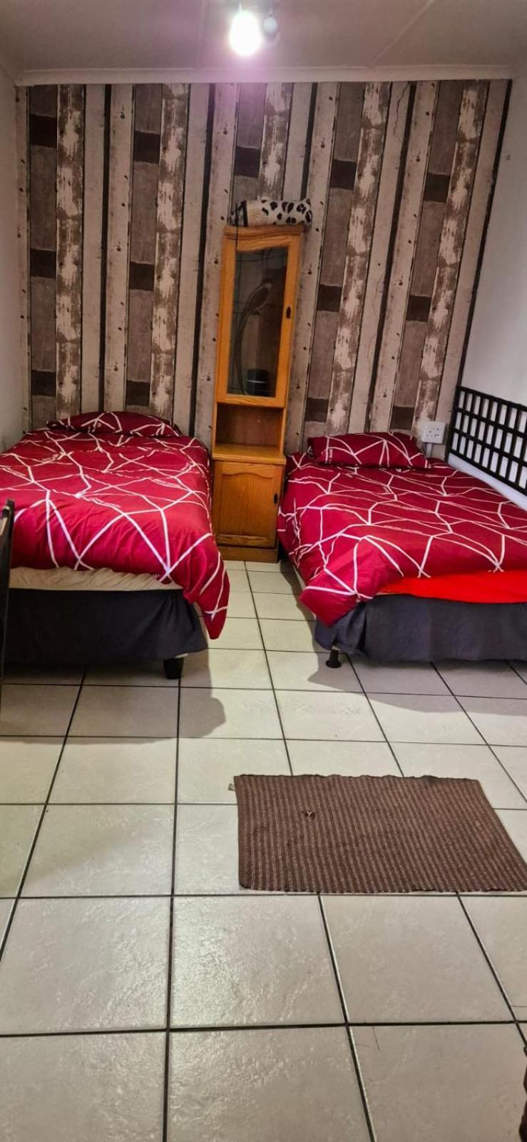 Keedols Inn & Backpackers Knysna Bagian luar foto